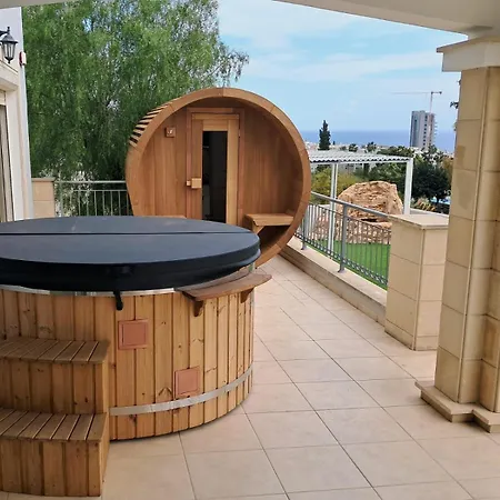 Luxury Seaview Pool Jacuzzi Sauna *